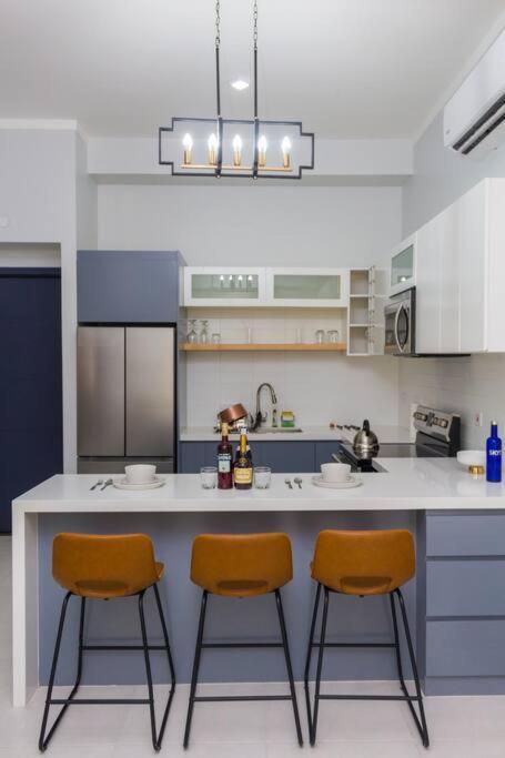 קינגסטון Royalty Suites מראה חיצוני תמונה