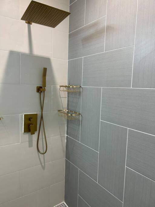 קינגסטון Royalty Suites מראה חיצוני תמונה